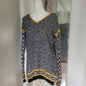 BKE Black and Yellow Patterned V-Neck Sweater